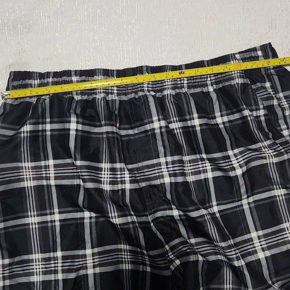 OCEAN PACIFIC XL Black and White Plaid Shorts